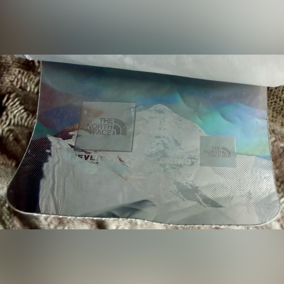 The North Face Graphic Logo Tee Shirt Mens M Tan Khaki “Never Stop Exploring” - Picture 11 of 12